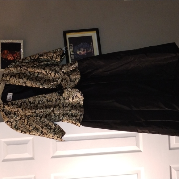 Dress - Picture 1 of 9